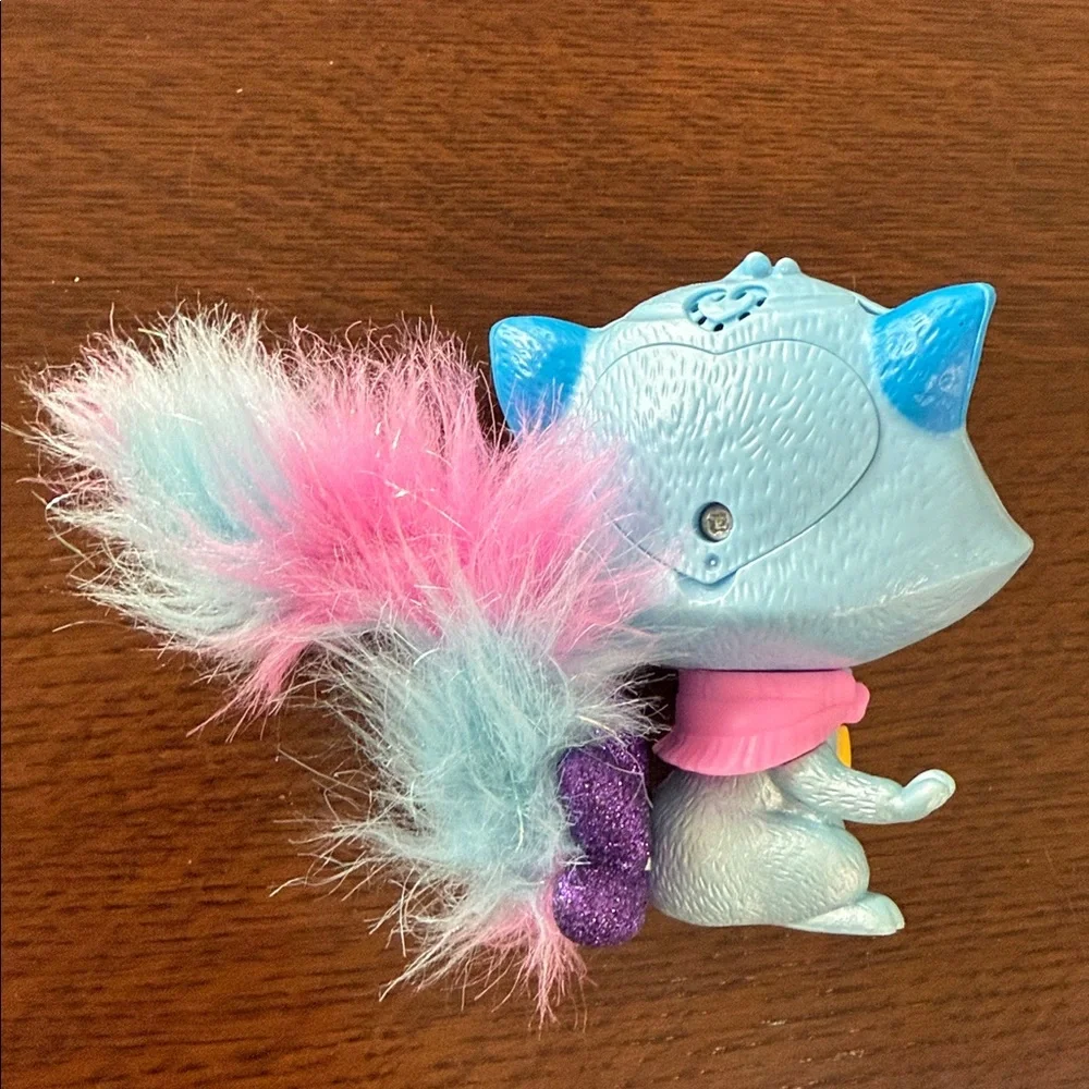 Disney Princess Palace Pets Windlflower the raccoon action doll figure. 4 inches